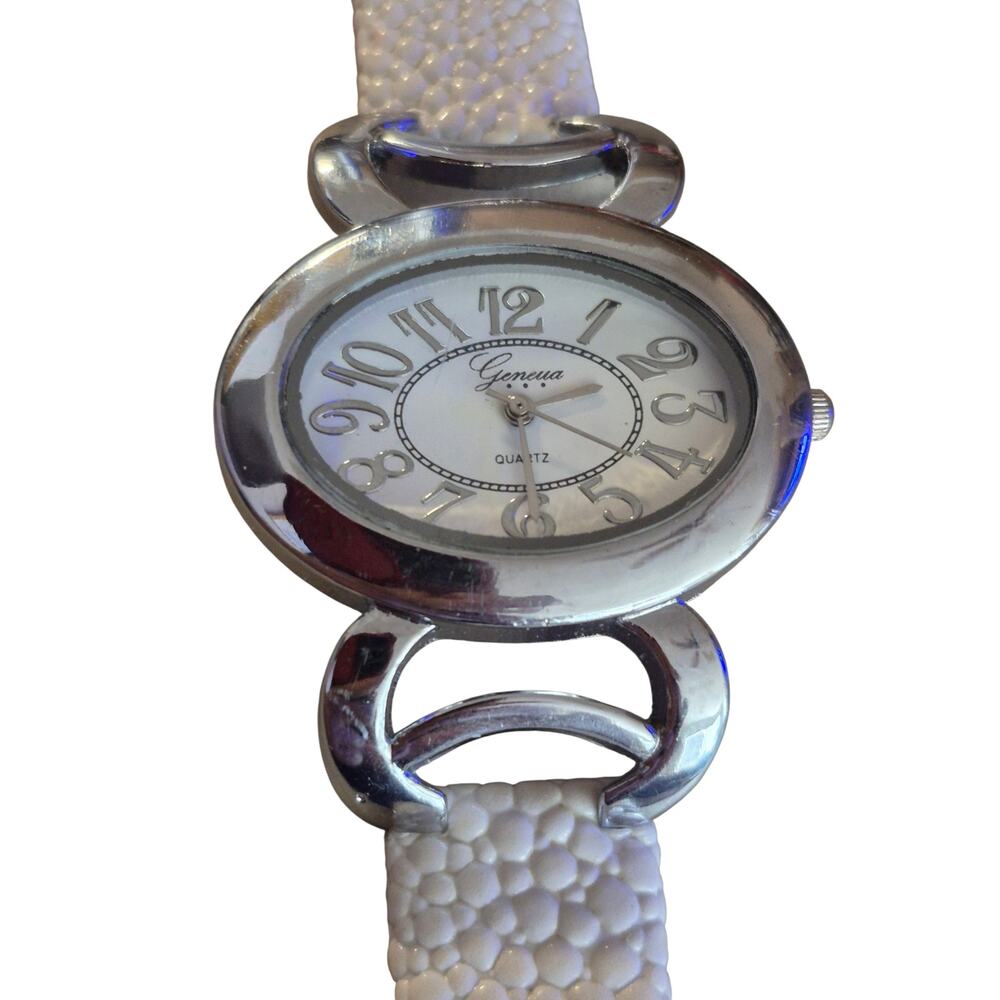 Geneva Ladies watch oval dial adjustable strap new battery BOHO unique‎ design